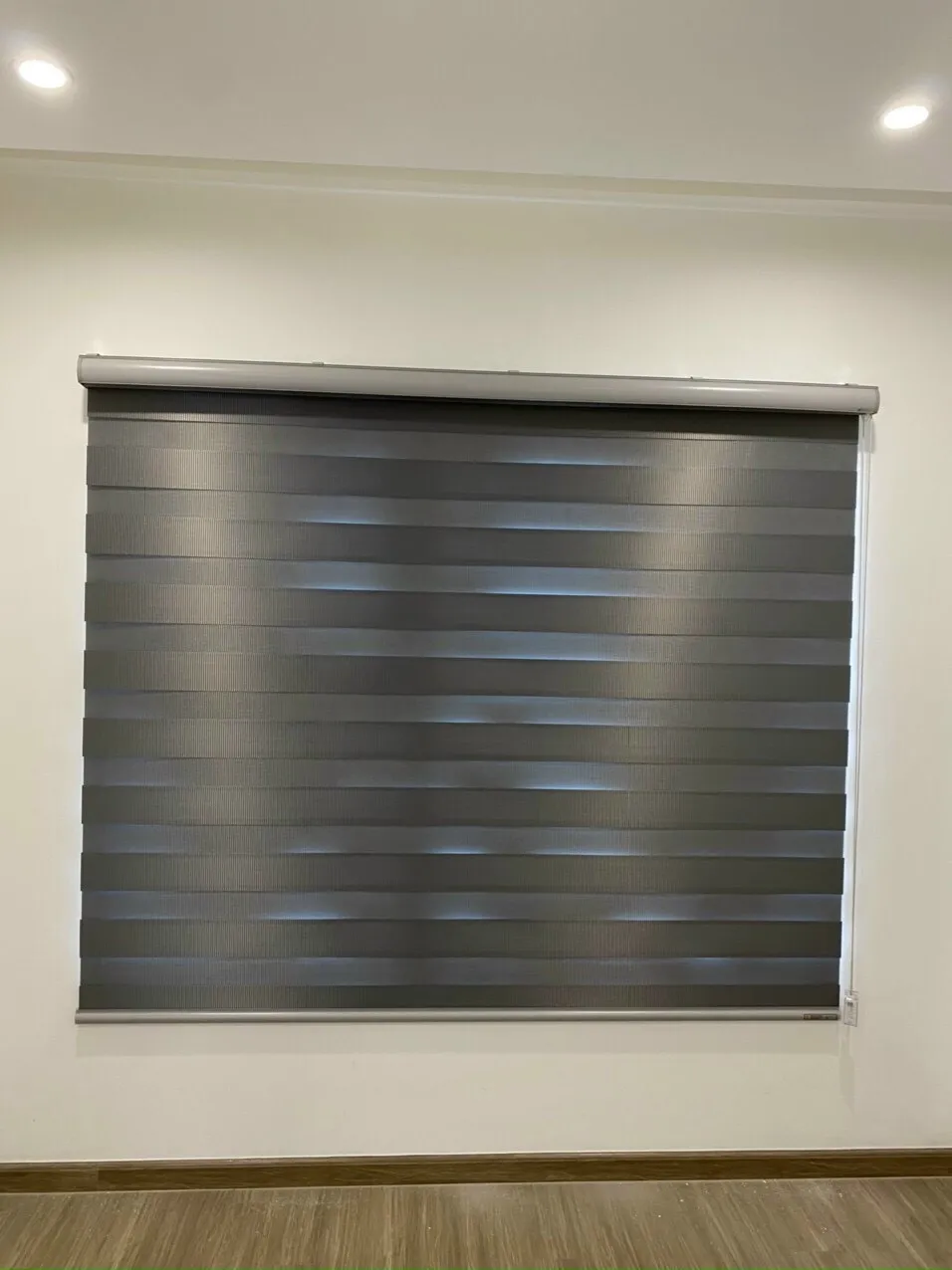 Rèm Cầu Vồng Màu Xám