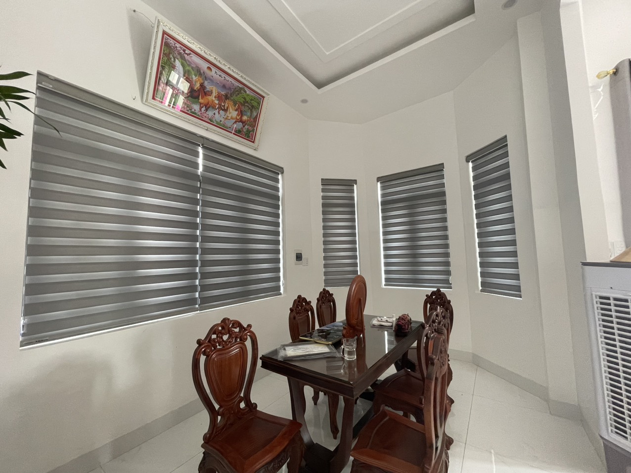 Lắp Đặt Rèm Cầu Vồng Cho Phòng Khách Tại Long An