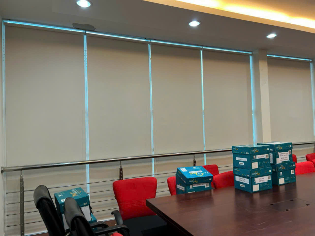 Rèm Cuốn Nhựa Chống Nắng Cho Quán Cà Phê, Văn Phòng