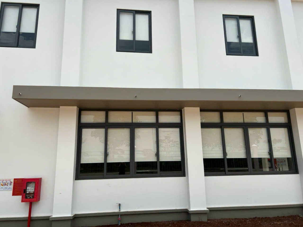 Rèm Cuốn Nhựa Chống Nắng Cho Quán Cà Phê, Văn Phòng