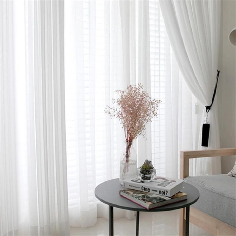bằng cách di chuyển một vật chỉ thị